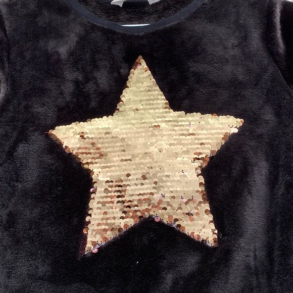 Girls H&M Super Soft Fuzzy Sequence Crewneck - Picture 4 of 6